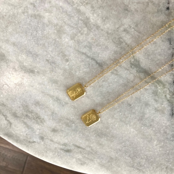 18K Gold Boxed Flower Square Pendant Minimalist Necklace - Picture 9 of 11